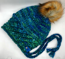 Load image into Gallery viewer, Blue-Green Merino Chapeau